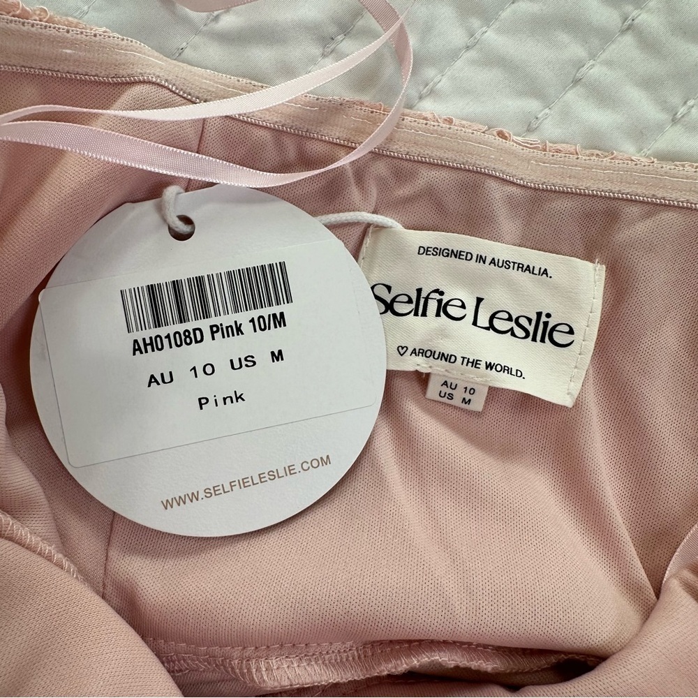 Selfie Leslie Gown Strapless
Dancing With Me Sweetheart Tulle Midi Dress Pink - Picture 14 of 16